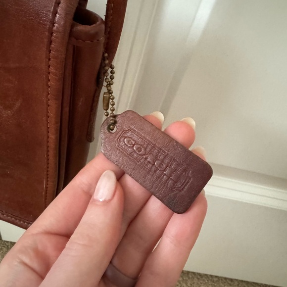 Vintage Brown Leather Coach Purse 0337-245 with Gold Hardware Crossbody - Picture 6 of 10